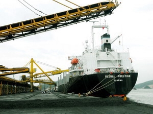 Quang Ninh ships first tonnes of coal of Lunar New Year